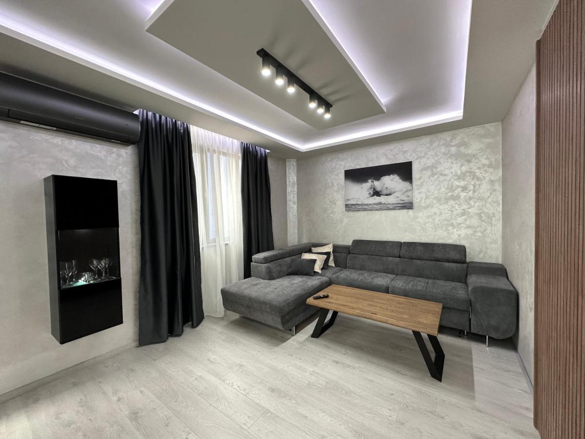 Елегантен Двустаен Апартамент Four Seasons Burgas City Exterior foto
