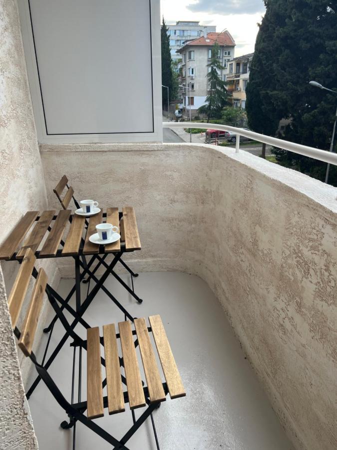 Елегантен Двустаен Апартамент Four Seasons Burgas City Exterior foto