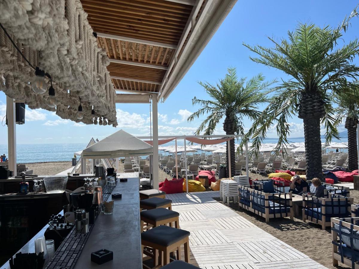 Елегантен Двустаен Апартамент Four Seasons Burgas City Exterior foto